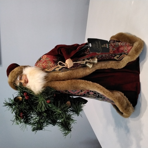 16" Santa - Picture 1 of 7